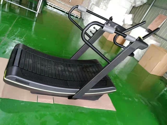 Thiết bị tập thể dục Máy chạy bộ cong thương mại dạng ống 3 mm Diện tích chạy 1500 * 440mm